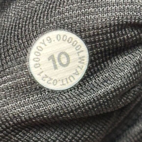 Lululemon Hotty Hot Low-Rise Short 4" *Dimensional Icing Blue Multi / Black - Picture 7 of 8